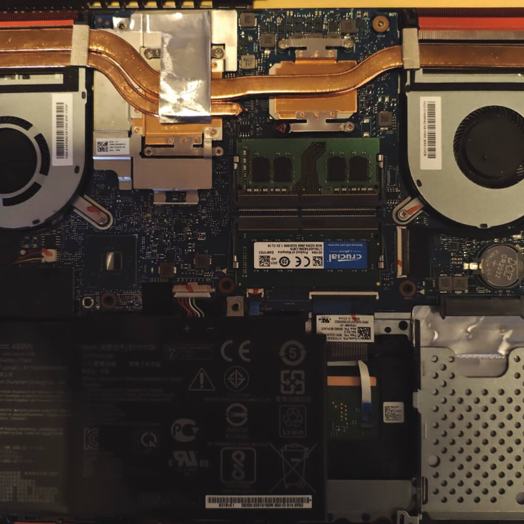 Photo de l'interieur de l'ASUS FX505G après nettoyage